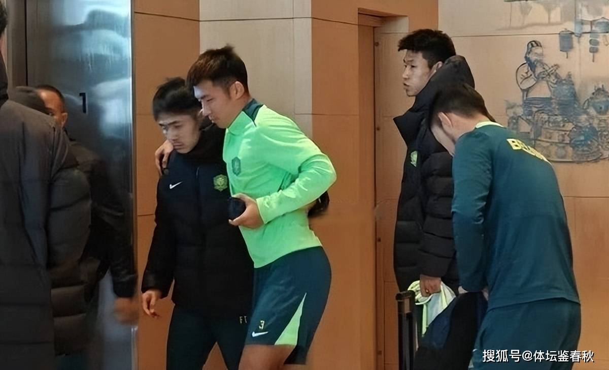 索肖后防低级错误频发，球队面临防线考验的简单介绍