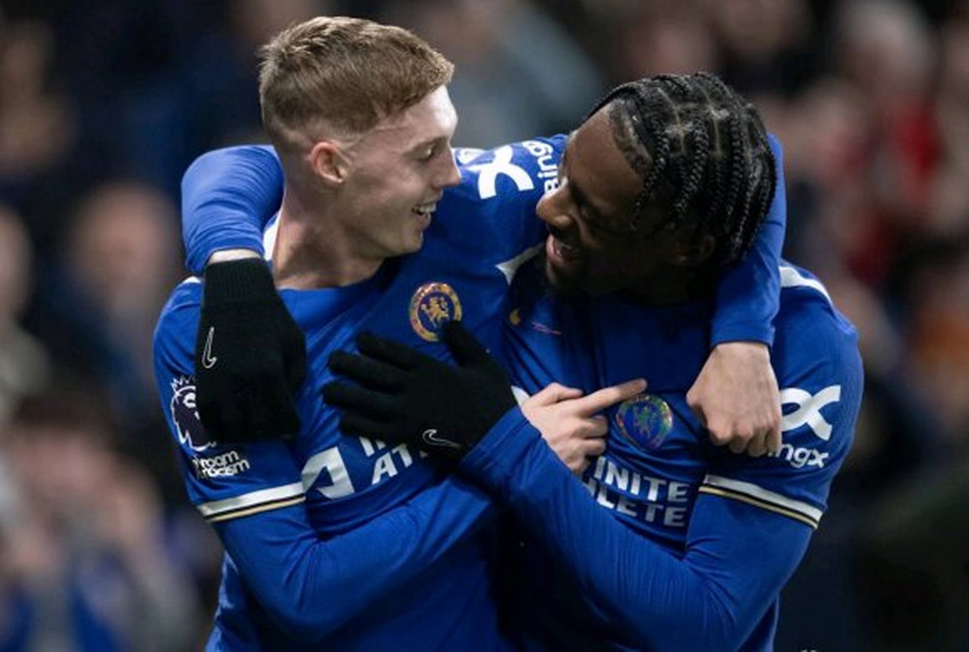 切尔西主场对阵埃弗顿,争夺胜利 切尔西主场对阵埃弗顿,争夺胜利