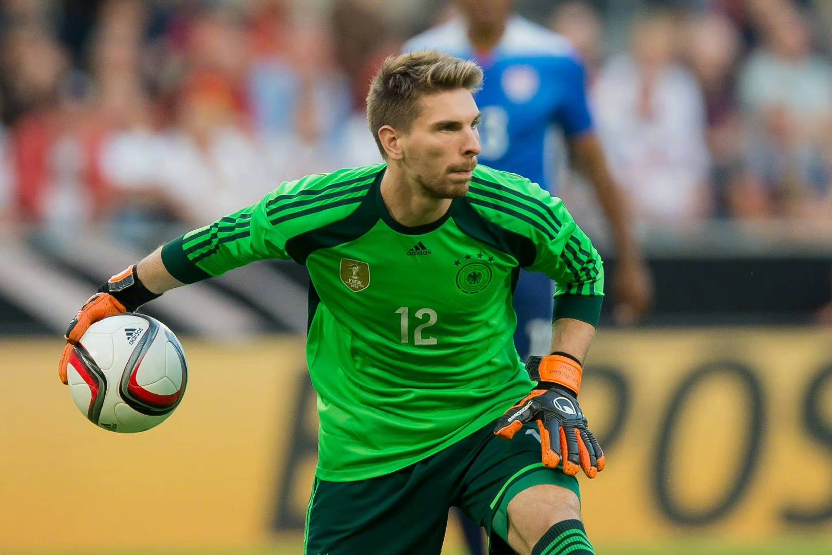 关于汉诺威门将状态神勇,下轮比赛或将展现出色发挥的信息 关于汉诺威门将状态神勇,下轮比赛或将展现出色发挥的信息