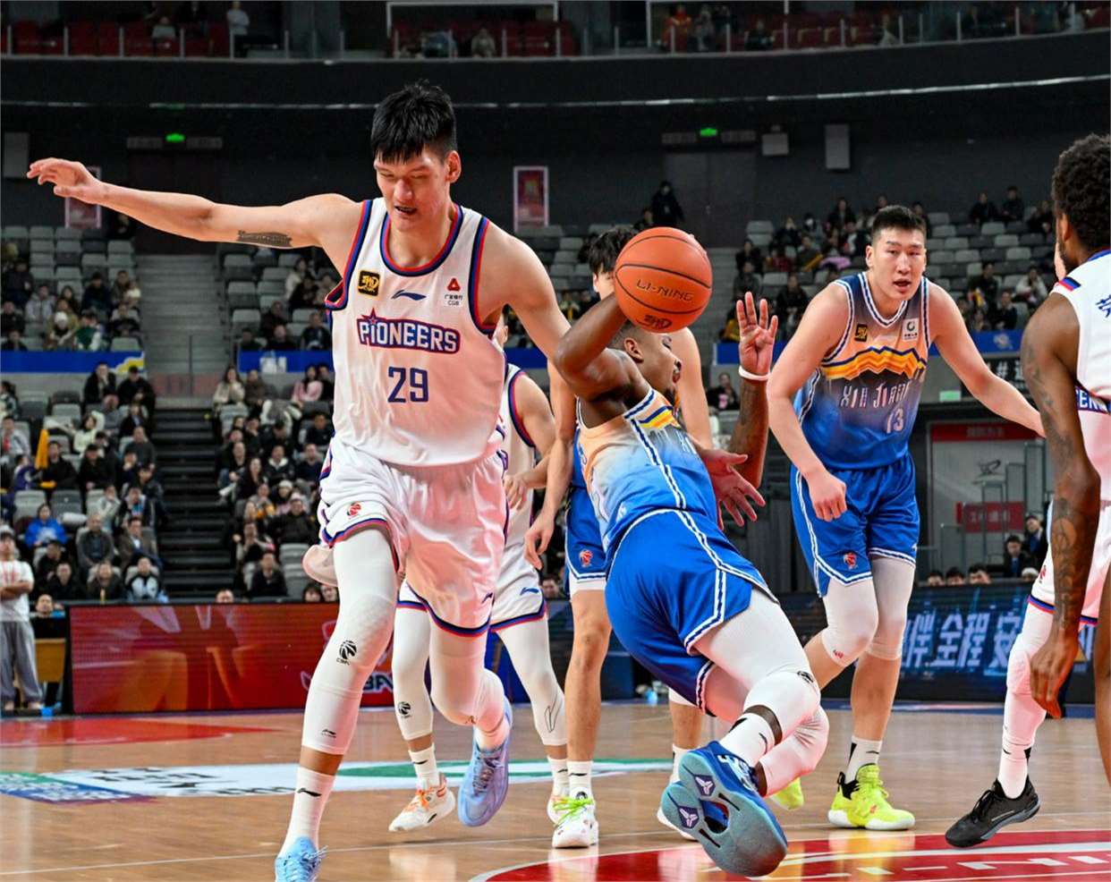 包含新疆队实现卓越表现,一路领先的词条 包含新疆队实现卓越表现,一路领先的词条