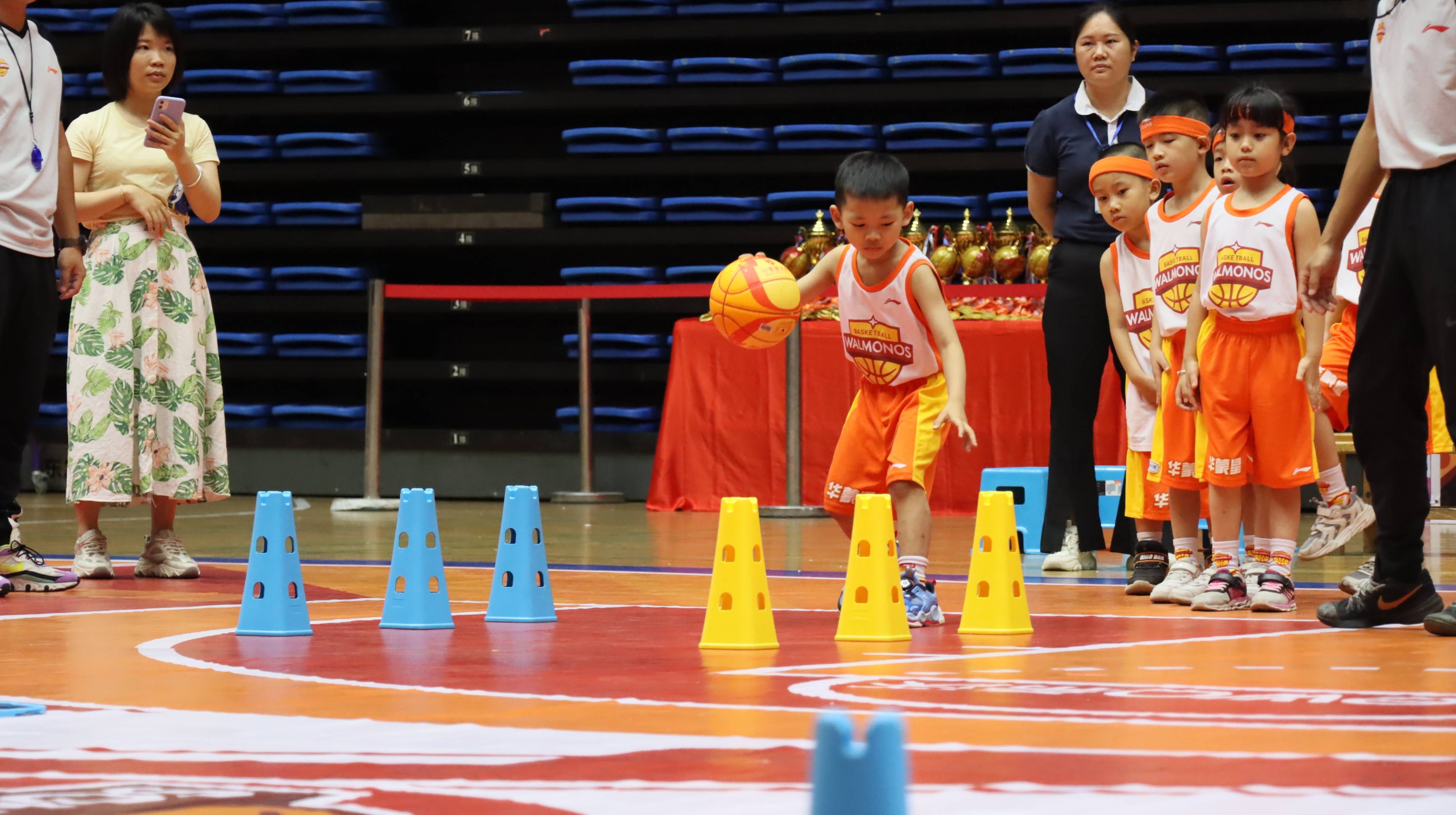 包含世界级篮球赛事将精彩纷呈,届时必定掀起轩然大波的词条 包含世界级篮球赛事将精彩纷呈,届时必定掀起轩然大波的词条