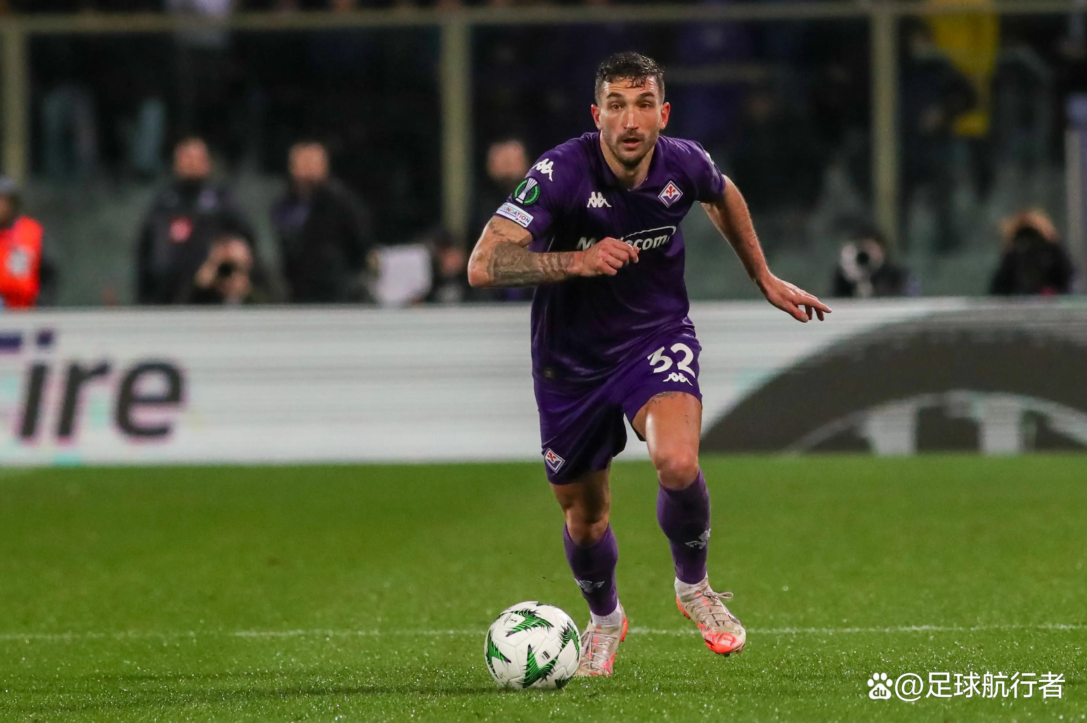 包含佛罗伦萨击败帕尔马，排名逐渐攀升的词条