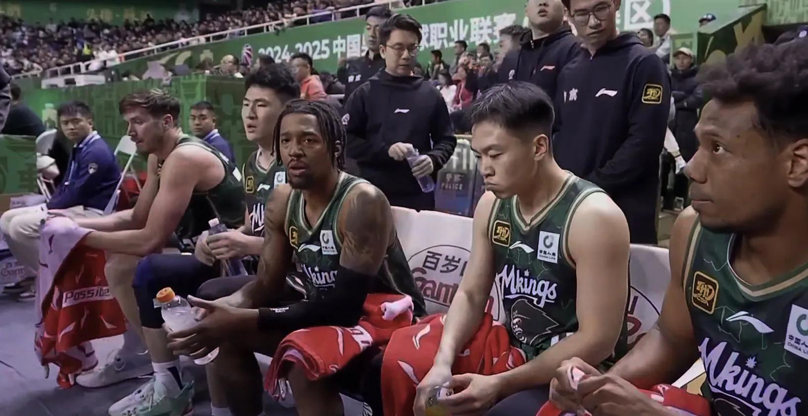 牛仔城封盖猛龙外线,火力全开实现大胜 牛仔城封盖猛龙外线,火力全开实现大胜