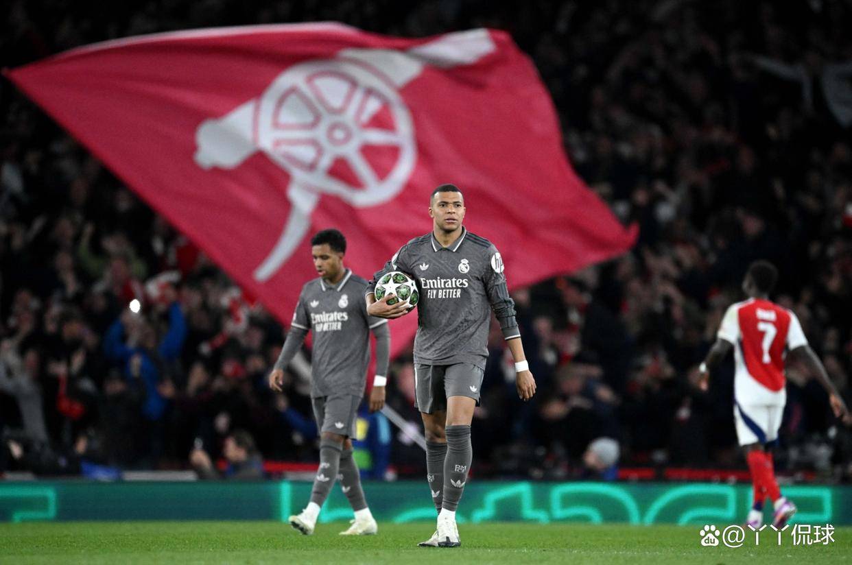 包含阿森纳遭遇逆转，客场负斯旺西城的词条