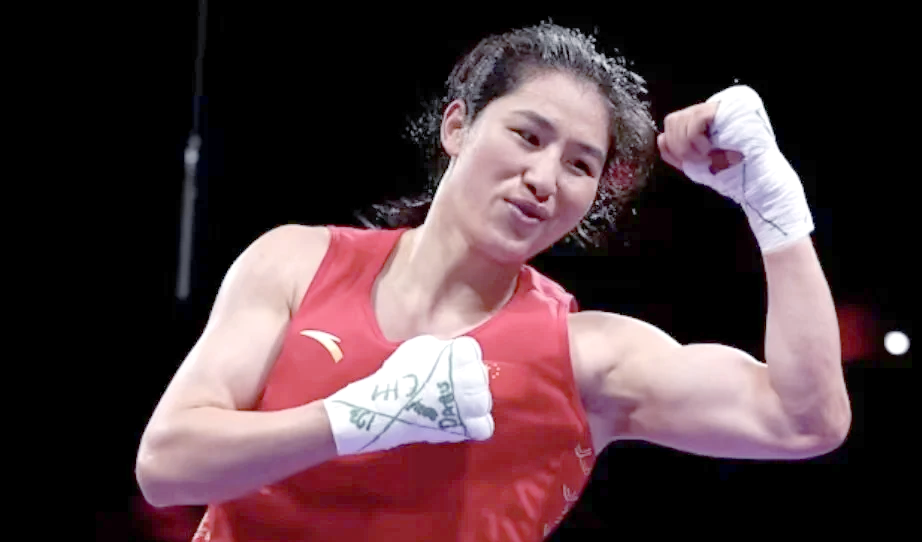 法国拳击手搏击拼搏,夺取冠军 法国拳击手搏击拼搏,夺取冠军