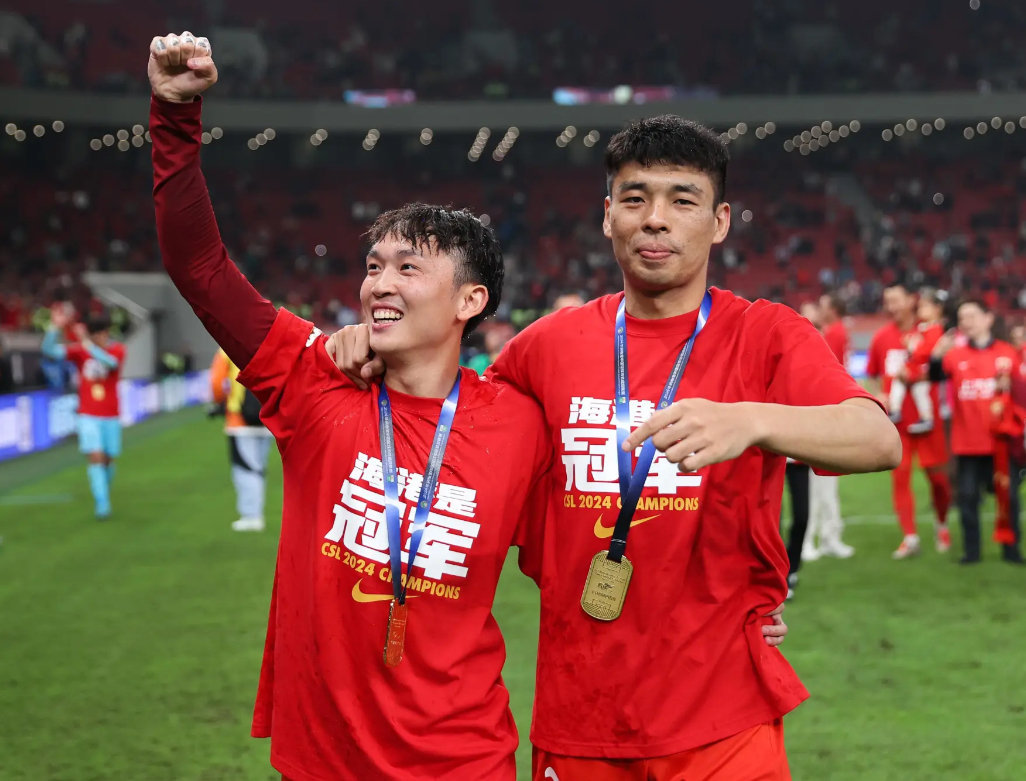 球员们在比赛中展现出色的团结合作精神 球员们在比赛中展现出色的团结合作精神