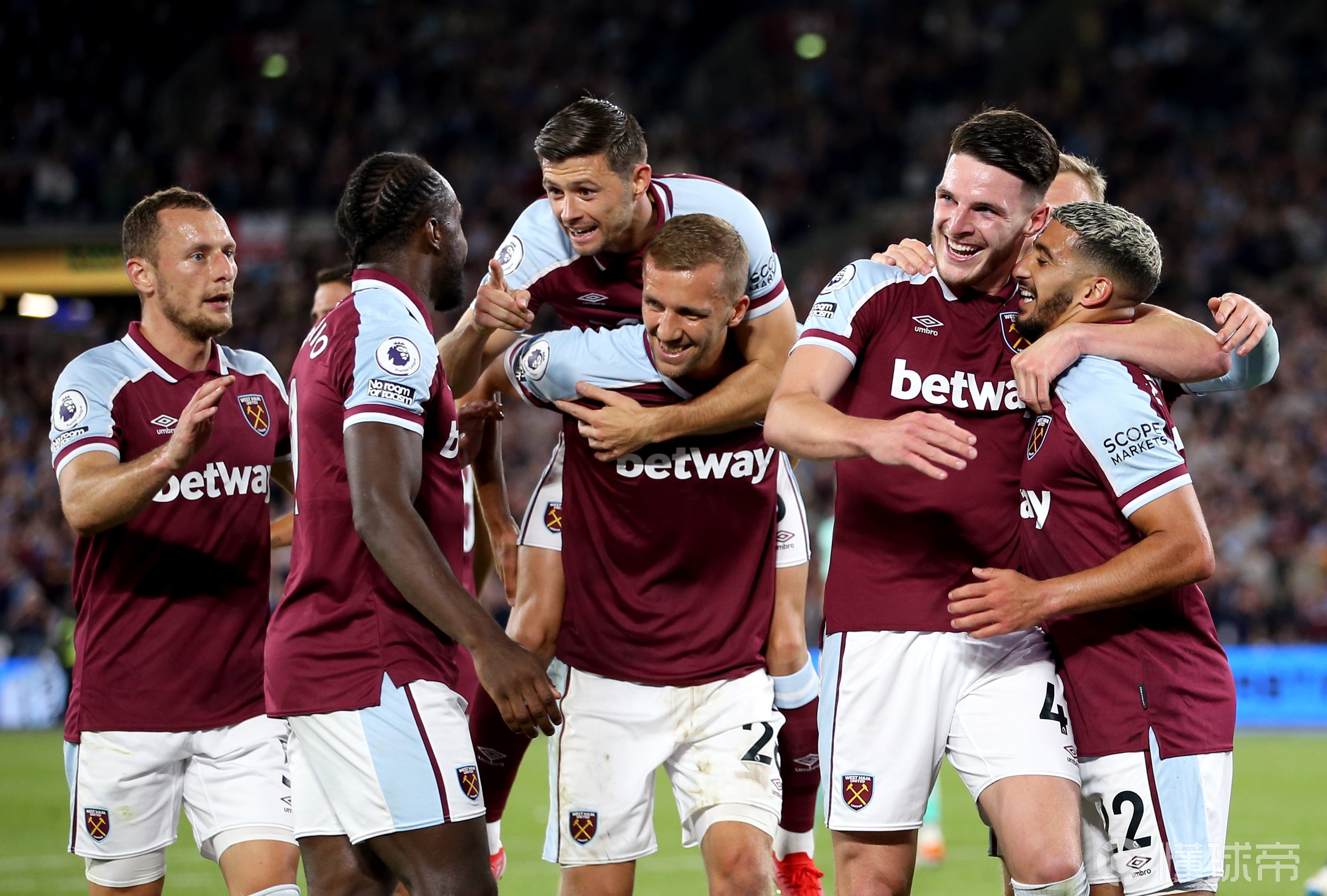 雷丁足球俱乐部欲寻求突破,在欧战中崭露头角 雷丁足球俱乐部欲寻求突破,在欧战中崭露头角