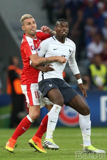 关于雷恩客场胜里尔，联赛位置缓慢上升的信息